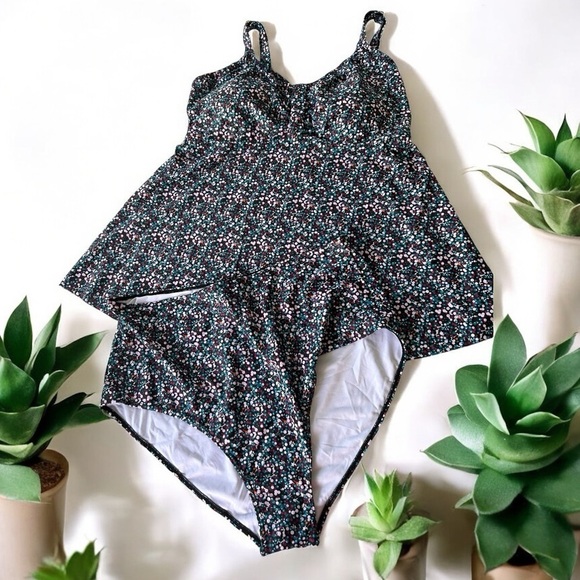 BloomChic Other - NWT! 2-Piece bubble print swimsuit size 18/20 or 2X